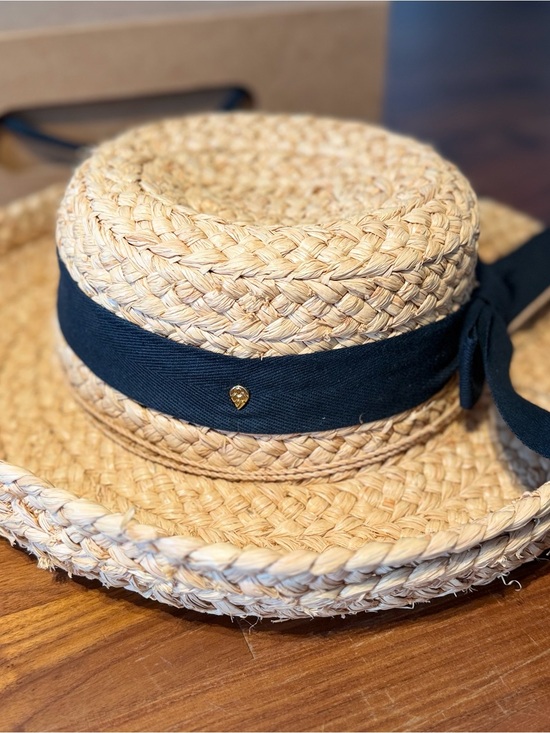 Helen Kaminski Accessories - Helen Kaminski Classic 5 Raffia Sun Hat - **NEVER WORN**
